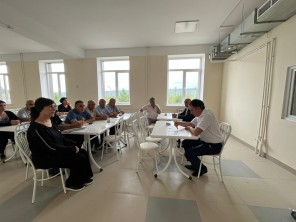 Глава Сулейман-Стальского района Саид Темирханов провел заседание Оргкомитета по подготовке к празднованию Дня знаний и открытию новой Ашагасталказмалярской школы.